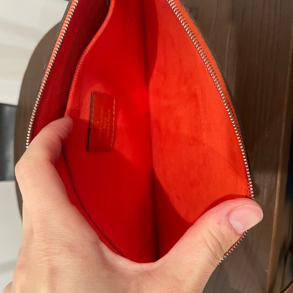 Authentic Louis Vuitton Mandarine Orange Epi Neverfull Pochette - Picture 5 of 6